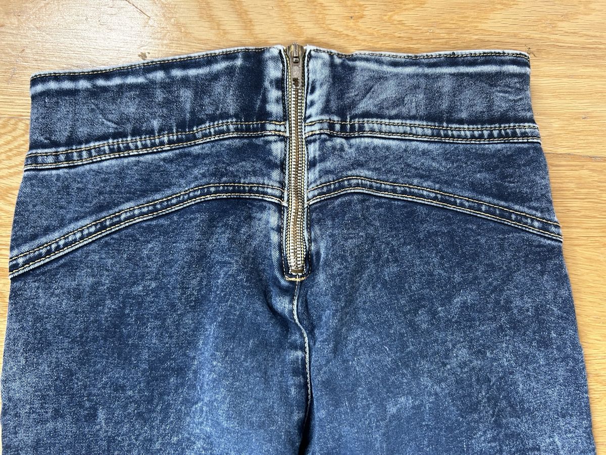 Jeans: Jeans slim, fermeture au dos – Usato da Daillens venduto da guisepa 4