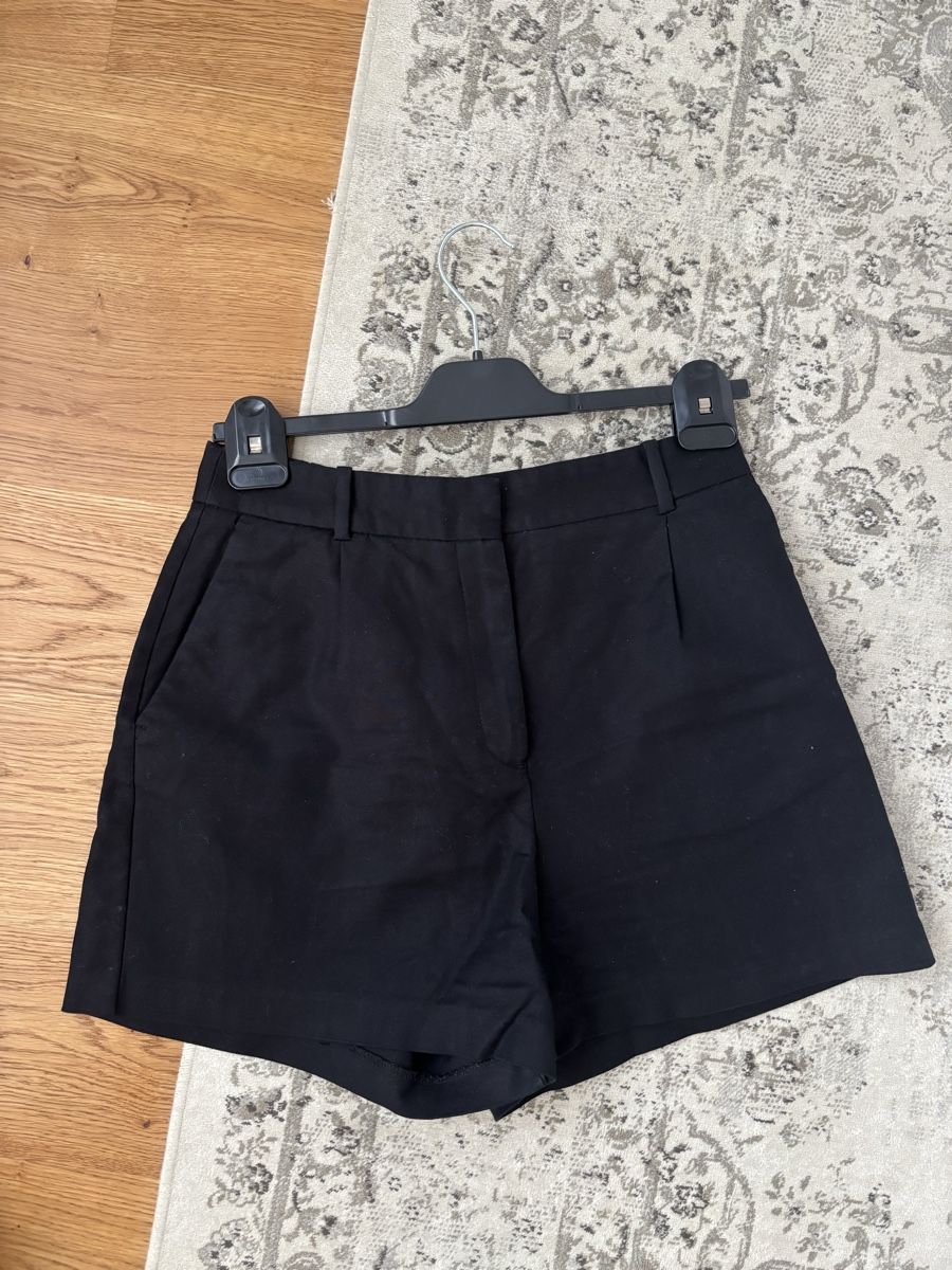 Zara Pantaloni: ZARA Black Shorts Size M NP: 50.- – Nuovo (secondo la descrizione) da Horgen venduto da lme_8kj7 3