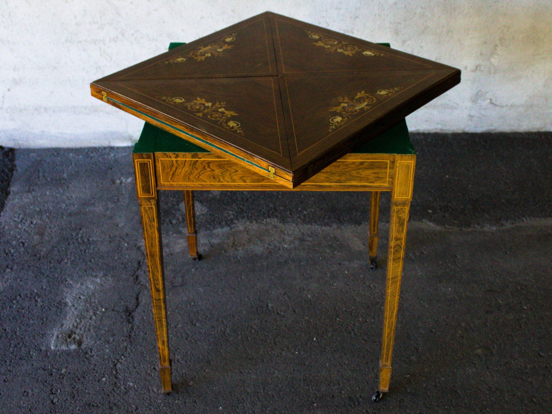Tavoli: Table de jeu portefeuille – Usato da Les Mayens-de-Sion venduto da valbroc