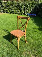 neue, stapelbare Crossbackstühle Massivholz (+Orig.etikett!)
