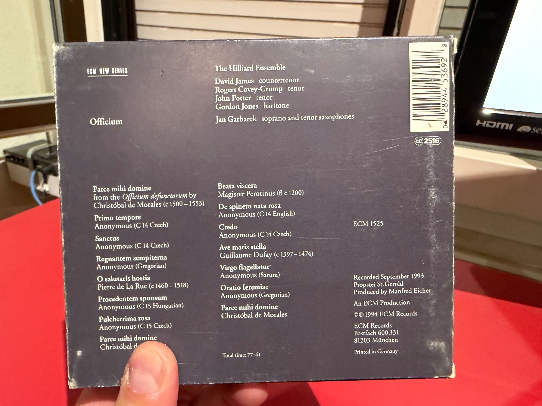 CD: Jan Garbarek / The Hilliard Ensemble - Officium - HF41BS – Usato da Küsnacht ZH venduto da JazzRecords 1