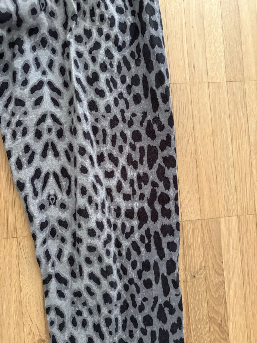 Leggings: Coole Oh April Hose mit Leo-Muster, – Usato da Zofingen venduto da MeAnLi 2