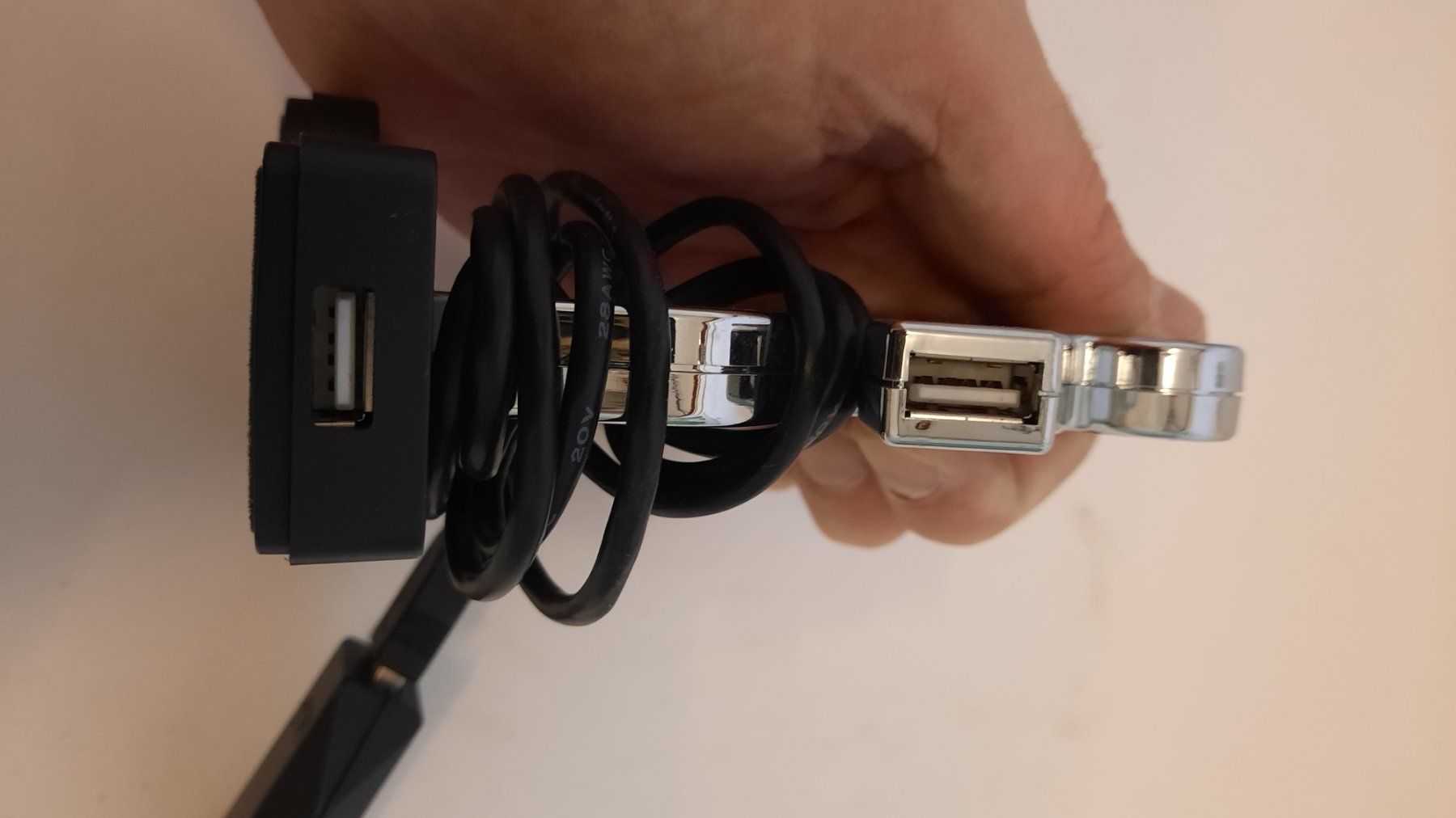 Chiavette USB: Cooles USB Splitter - Läufer Figur Design – Usato da Baden venduto da Boroda 2