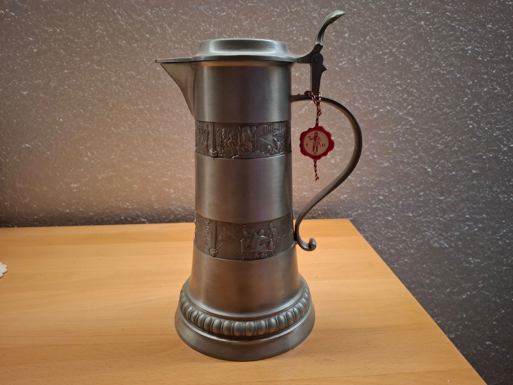 Carafes: Originale channe en étain – D'occasion à Bonfol par sch_qy5d