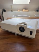 Hitachi CP-EX300 Beamer/Projektor–3200 ANSI Lumen–HDMI