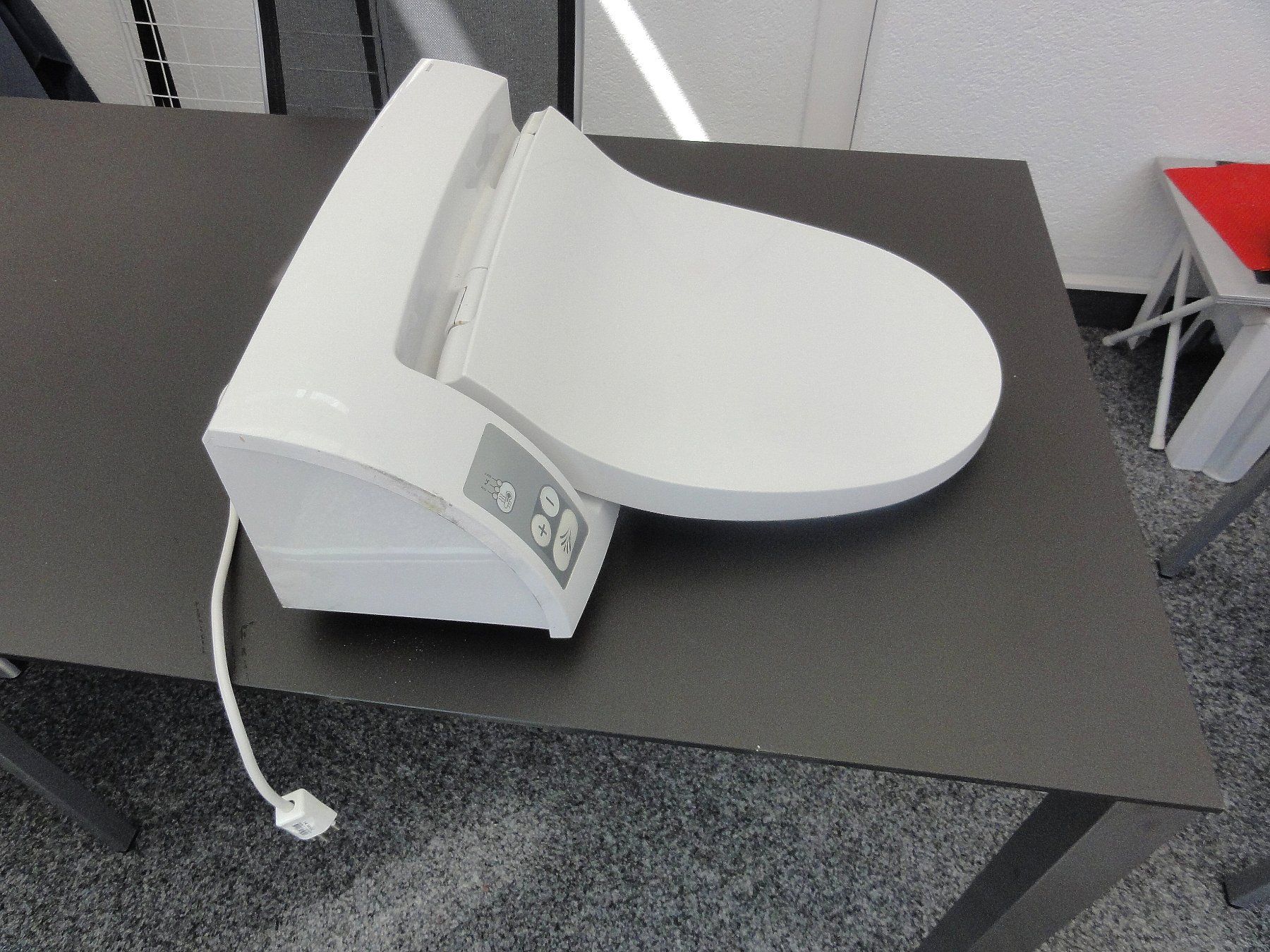 Geberit WC: Dusch WC Aufsatz Geberit Aqua Clean 5000 plus – D'occasion à Ebikon par 2297 3
