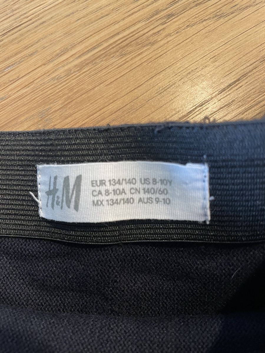 H&M Robes et jupes: Jupe aus Strick Mädchen – D'occasion à Balgach par sei_s6d7 1