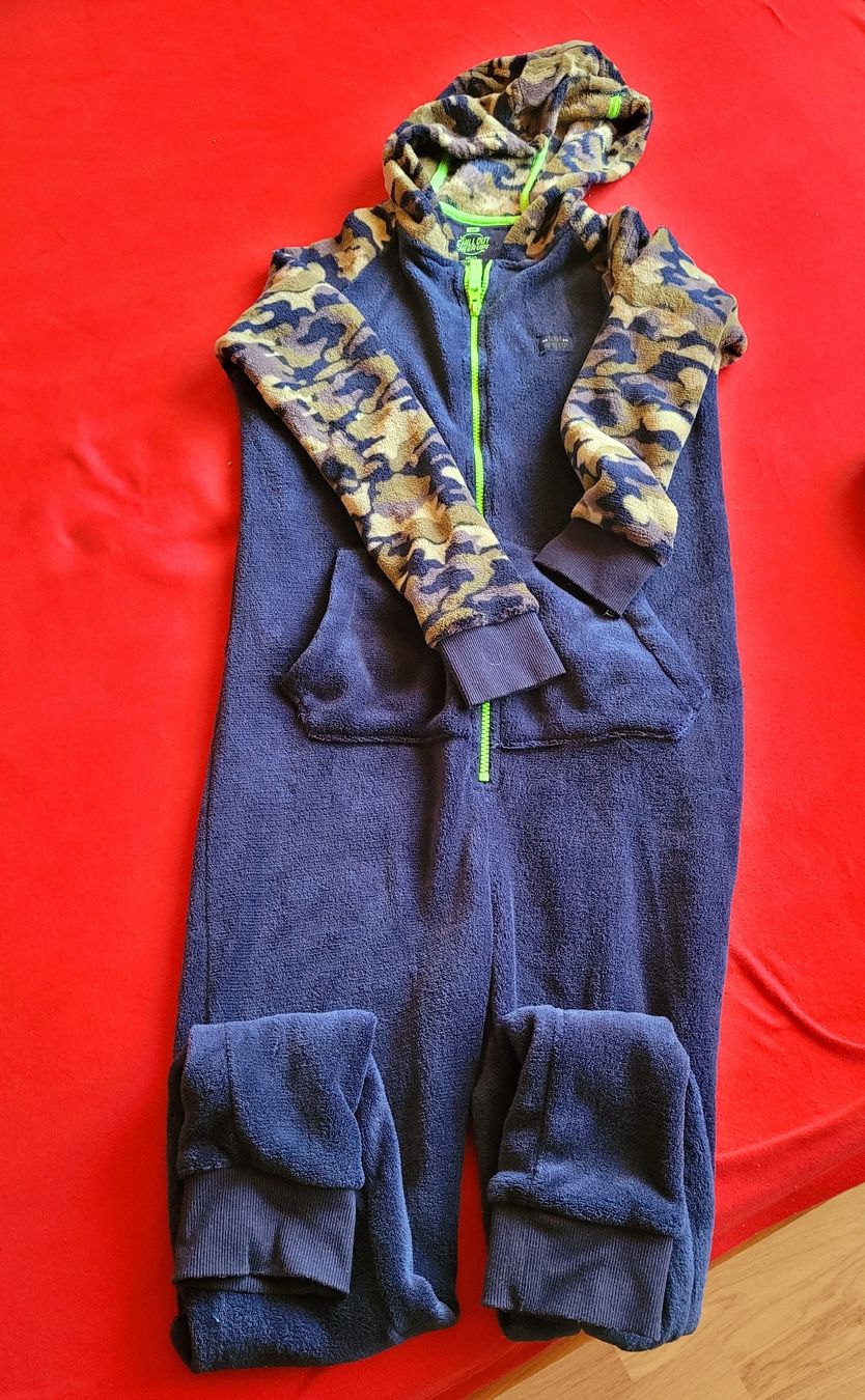 Tute: Fleece Jumpsuit Junge Gr. 158/164 – Usato da Steffisburg venduto da Gismo49