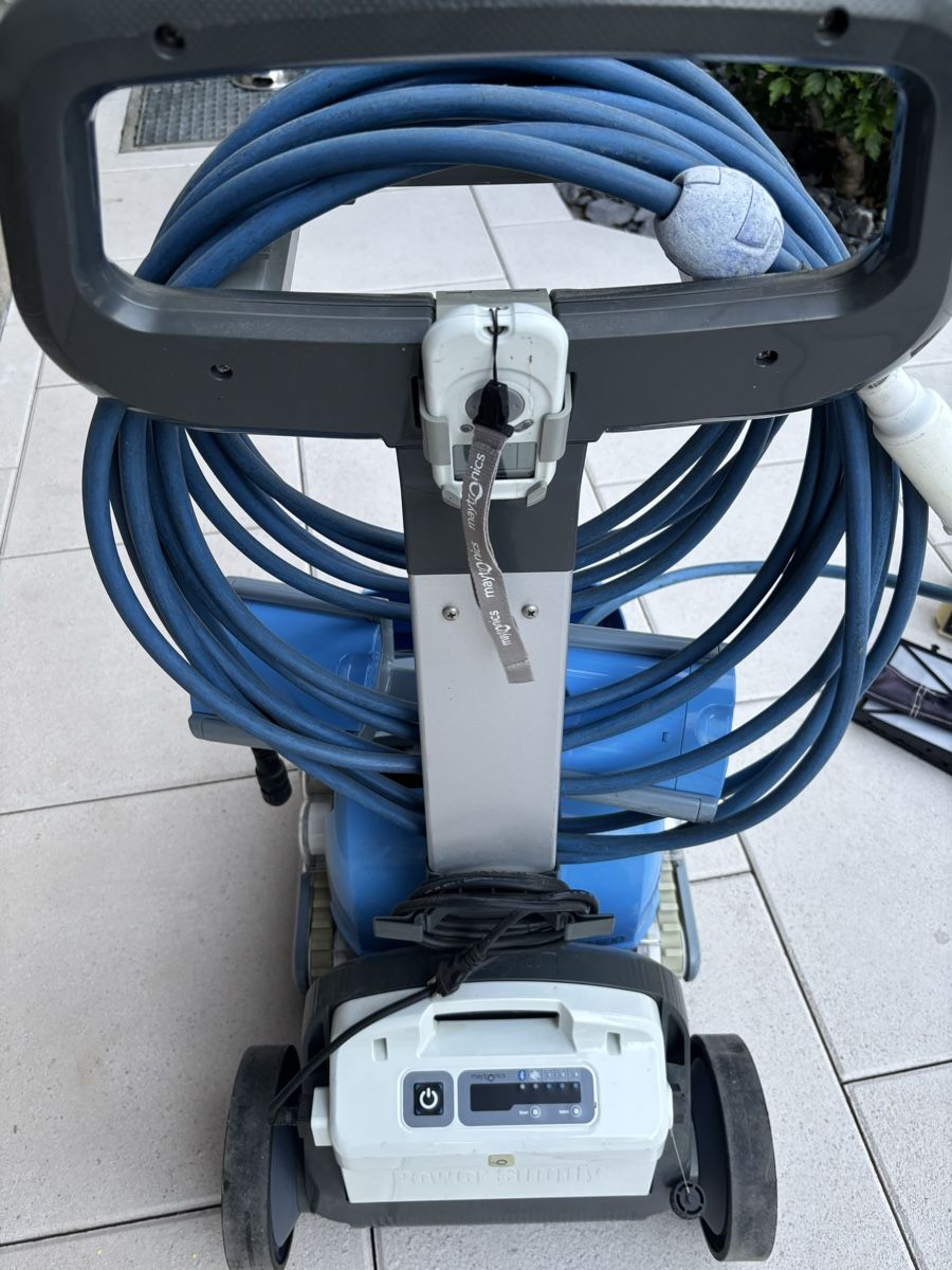 Dolphin Accessori per Piscine: Dolphin M500 Poolroboter – Usato da Erlinsbach venduto da Maegu02 3