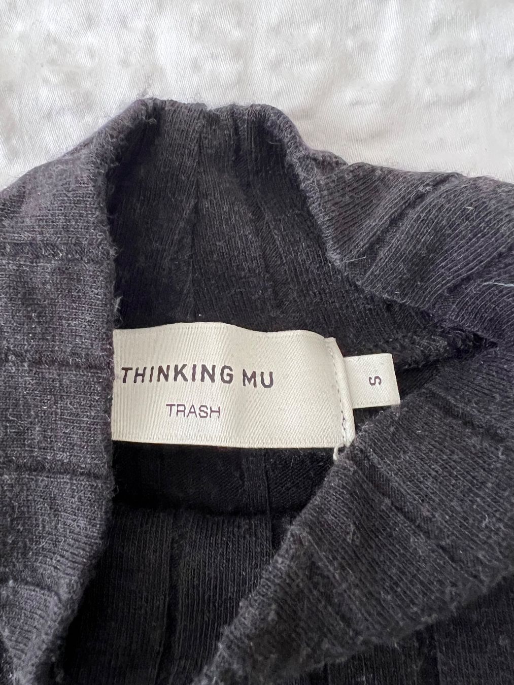 Thinking Mu Pullover & Sweatshirts: Dünner Rollkragenpullover "Thinking Mu" Grösse S – Gebraucht aus Naters von powerlara_ 1