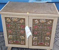 Holzkommode mit Blumenmalerei zweituerig gebraucht