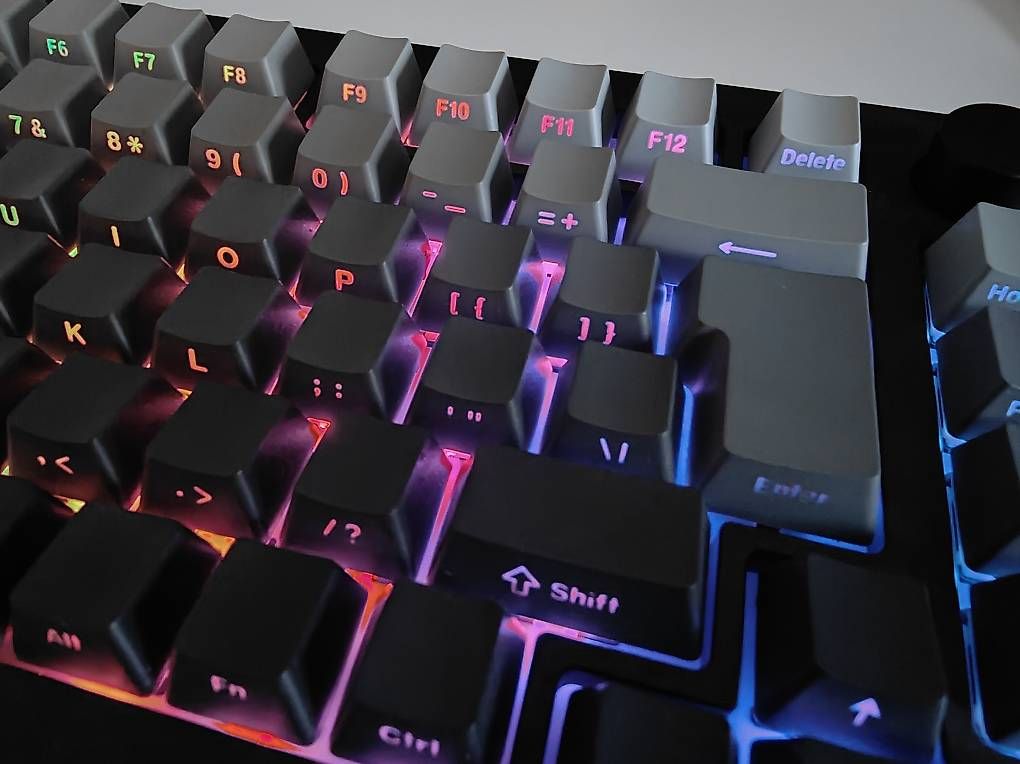 Tastiere: Keycaps ISO-US 87 keys gray fade – Usato da Zürich venduto da Carlostar001 1