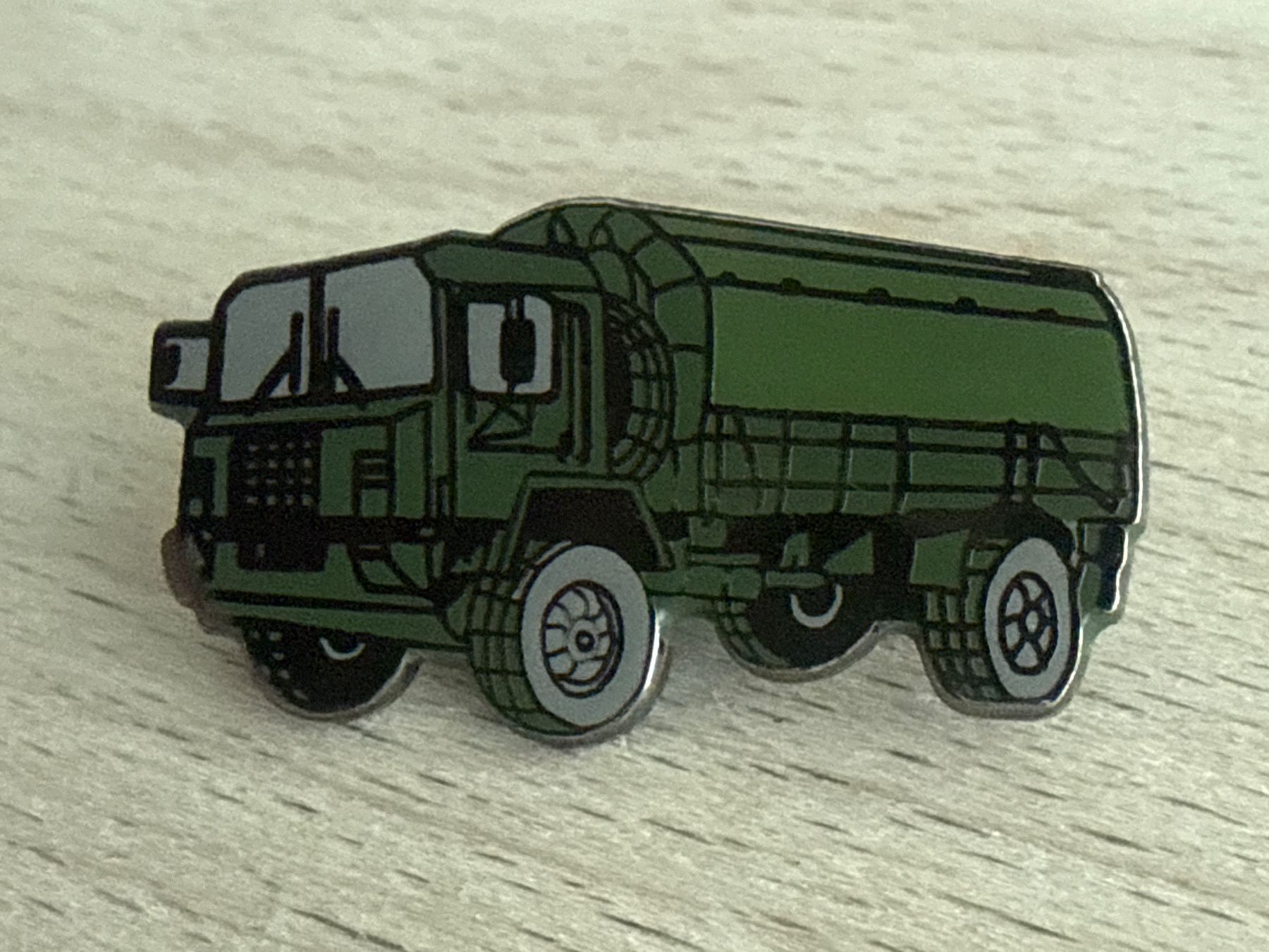 Placchette & Badge: Pin Militär LKW – Usato da Glattbrugg venduto da Schweigmatt