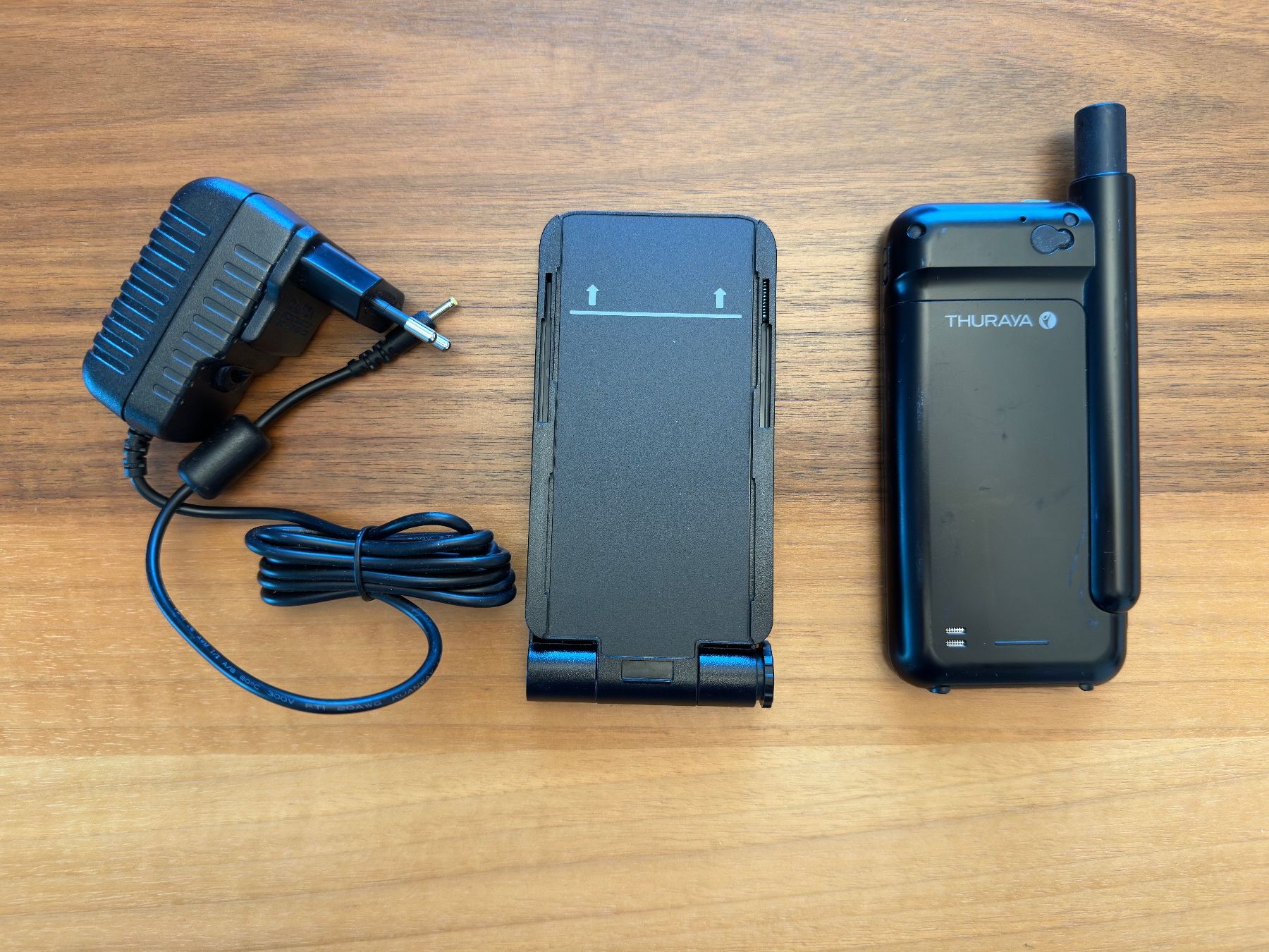 Thuraya Handys / Smartphones: Satellitentelefon Thuraya SatSleeve HotSpot – Gebraucht aus Mörschwil von vet_vzj9 3