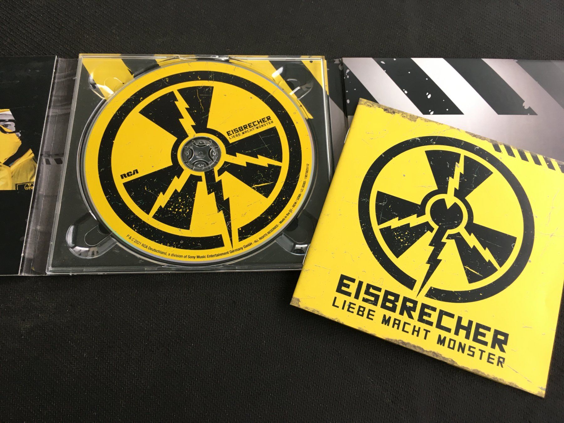 CD: Eisbrecher - Liebe Macht Monster -CD- – Usato da St.Gallen venduto da MedienJoe 1