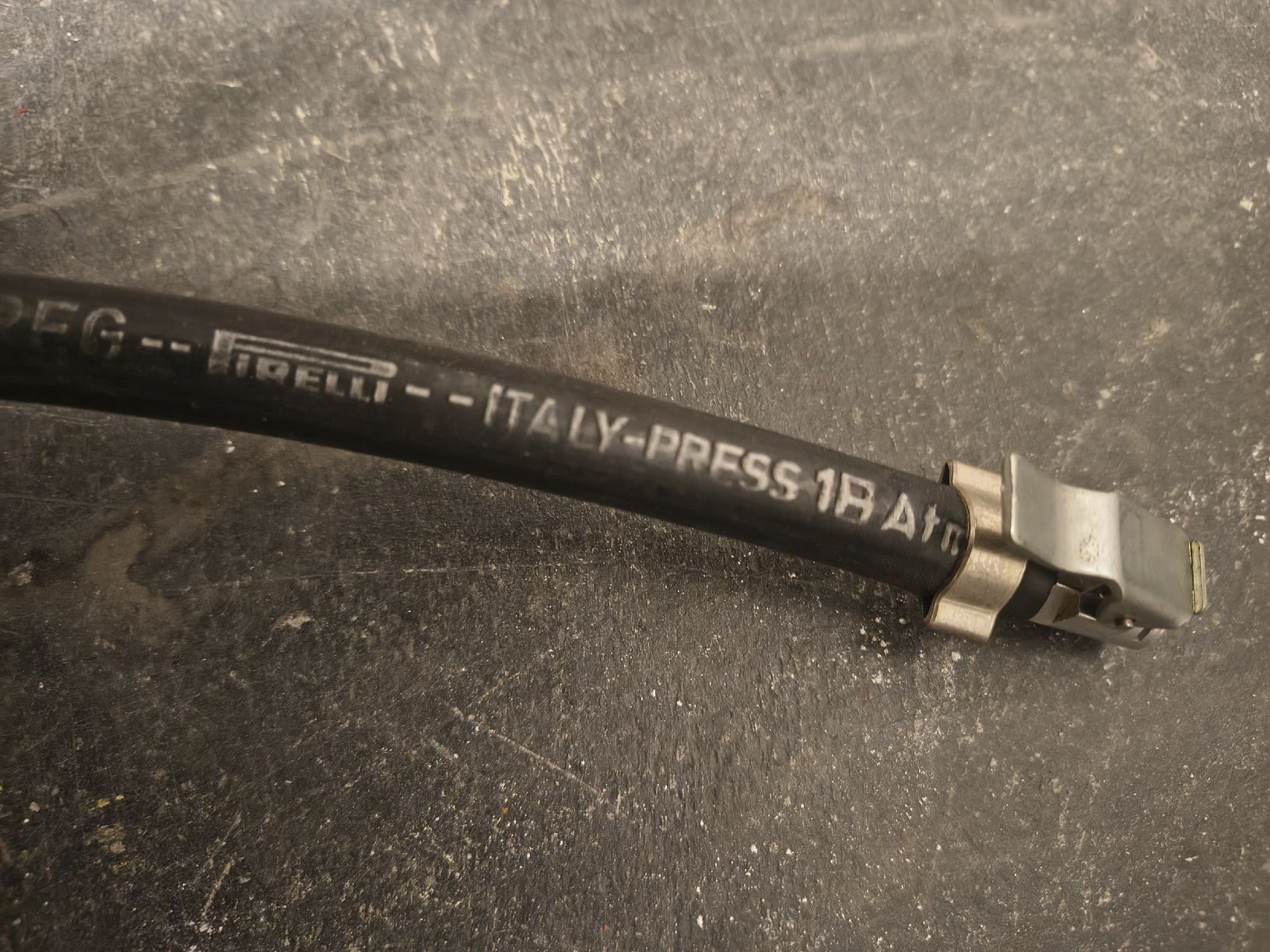 Misurare: Set mit 2 Pirelli-Reifendruckmessern – Usato da Othmarsingen venduto da geo_c2m6 1