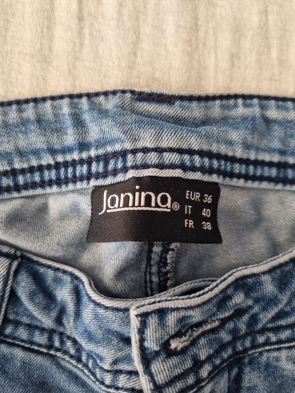 Jeans: Jeanshose "Janina" (Gr. 36) – Usato da Gams venduto da federli29 3