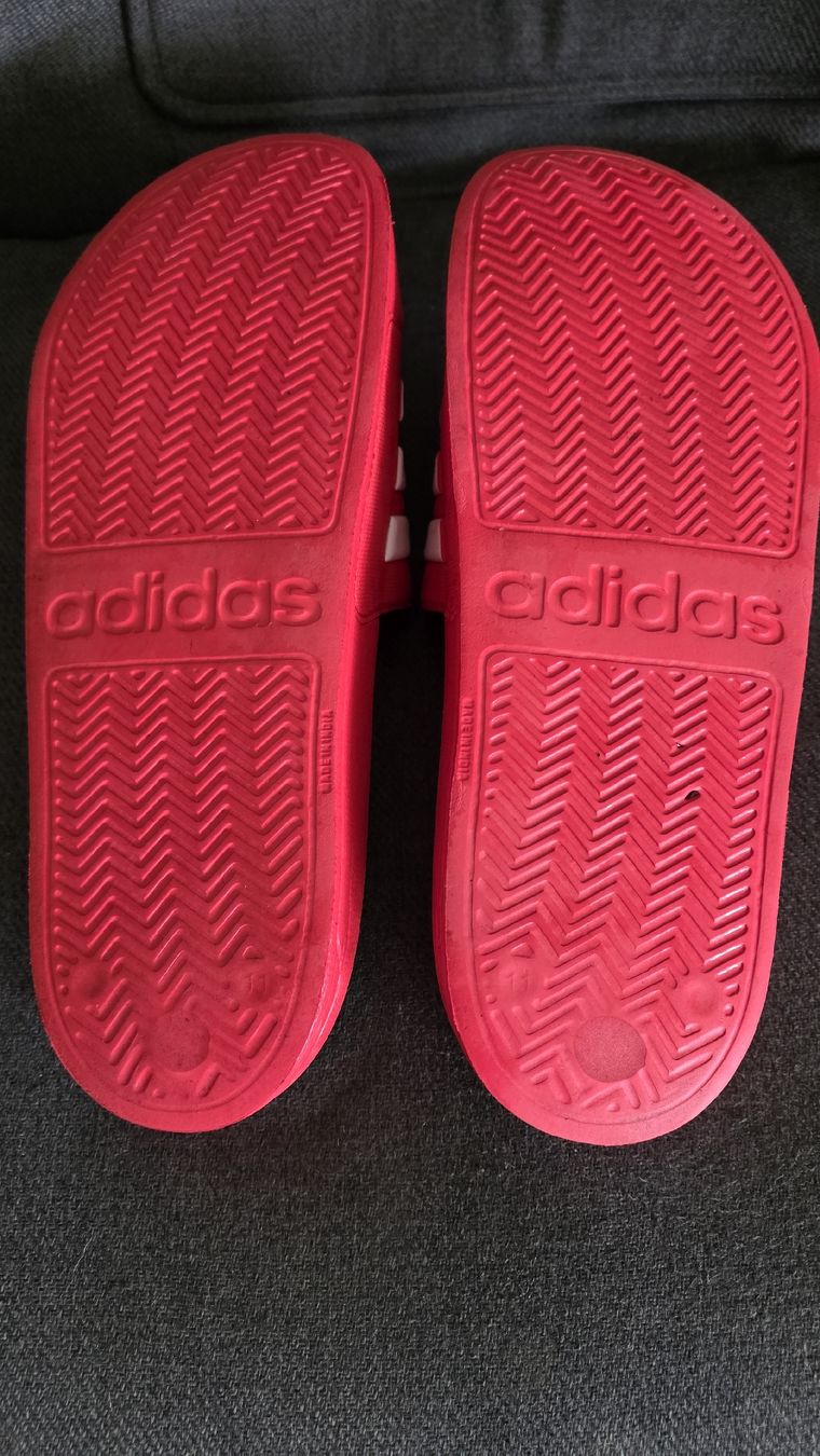 Adidas Scarpe da uomo: Adiletten Grösse 46 – Nuovo (secondo la descrizione) da Oberkirch LU venduto da ThE_CoLLecTor666 1