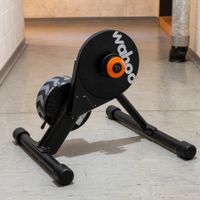 Wahoo Kickr Core Rollentrainer inkl. Zwift Cog und Click