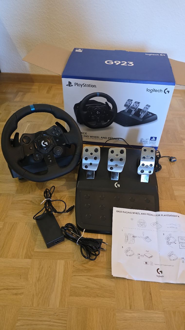 Logitech Manettes: Logitech G G923 Trueforce Playstation PC – D'occasion à Meyrin par pau_7gks