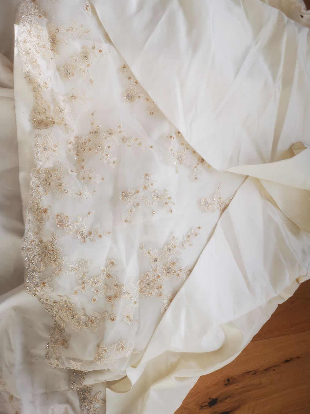 Vestiti: Brautkleid mit Stickerei Schnürung – Usato da Rebstein venduto da Sebuse 6