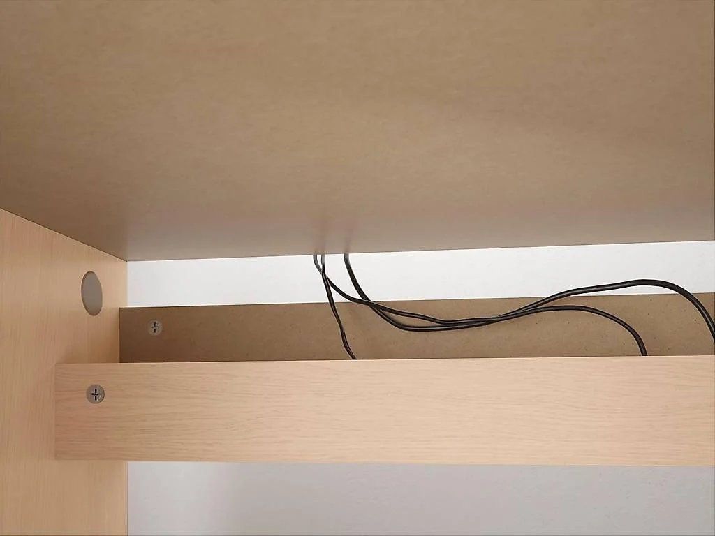 Ikea Scrivanie: IKEA MALM Office Desk – Usato da Zürich venduto da szilard.k 2