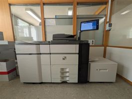 Produktionszenter Sharp MX-7090N, Drucker mit Zubehör