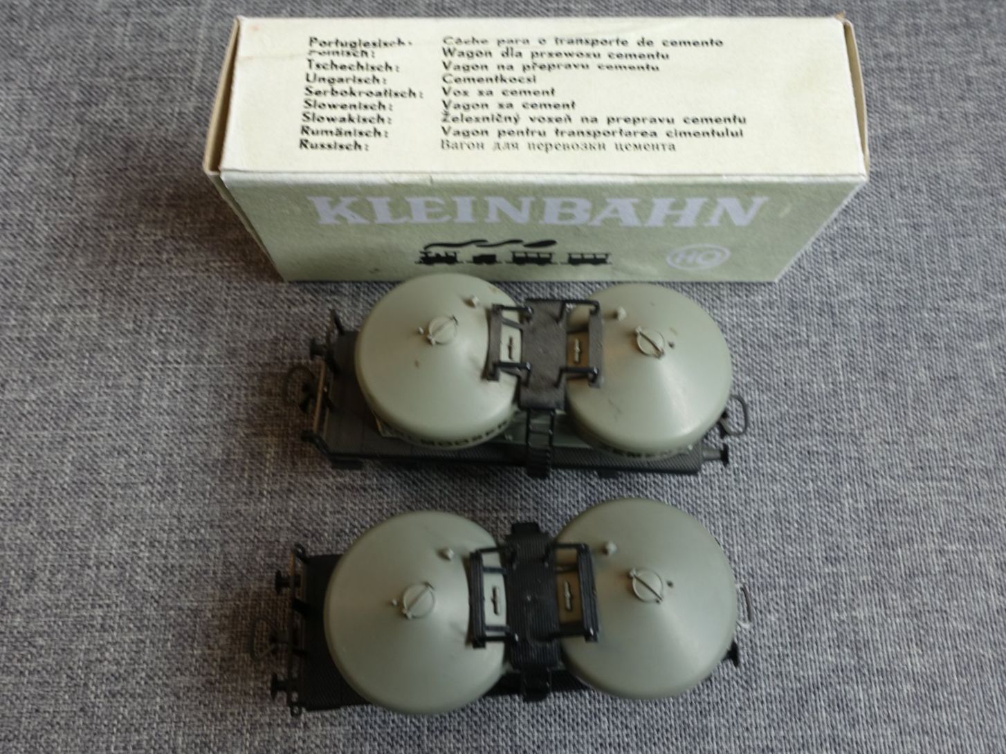Kleinbahn Modellini di ferrovie: KLEINBAHN No. 338 2x Zementwagen "Perlmooser" – Usato da Wallbach venduto da Sarrows 4