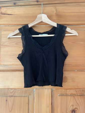 Schöns Top XS, schwarz mit Spitze