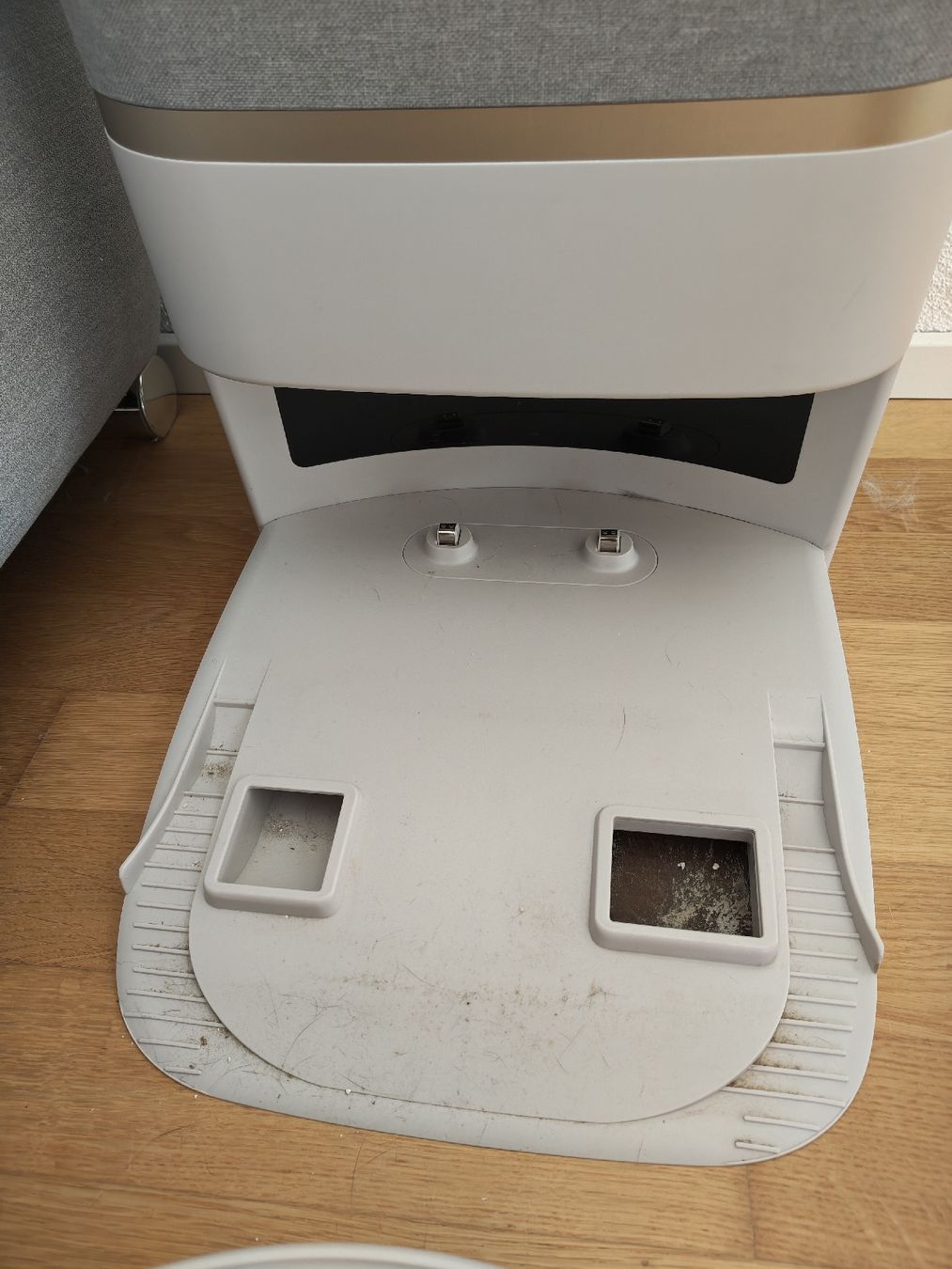 Philips Aspirapolveri & Accessori: Philips 7000 Series Saugroboter mit Absaugstation – Usato da Unterkulm venduto da ama_zm65 2