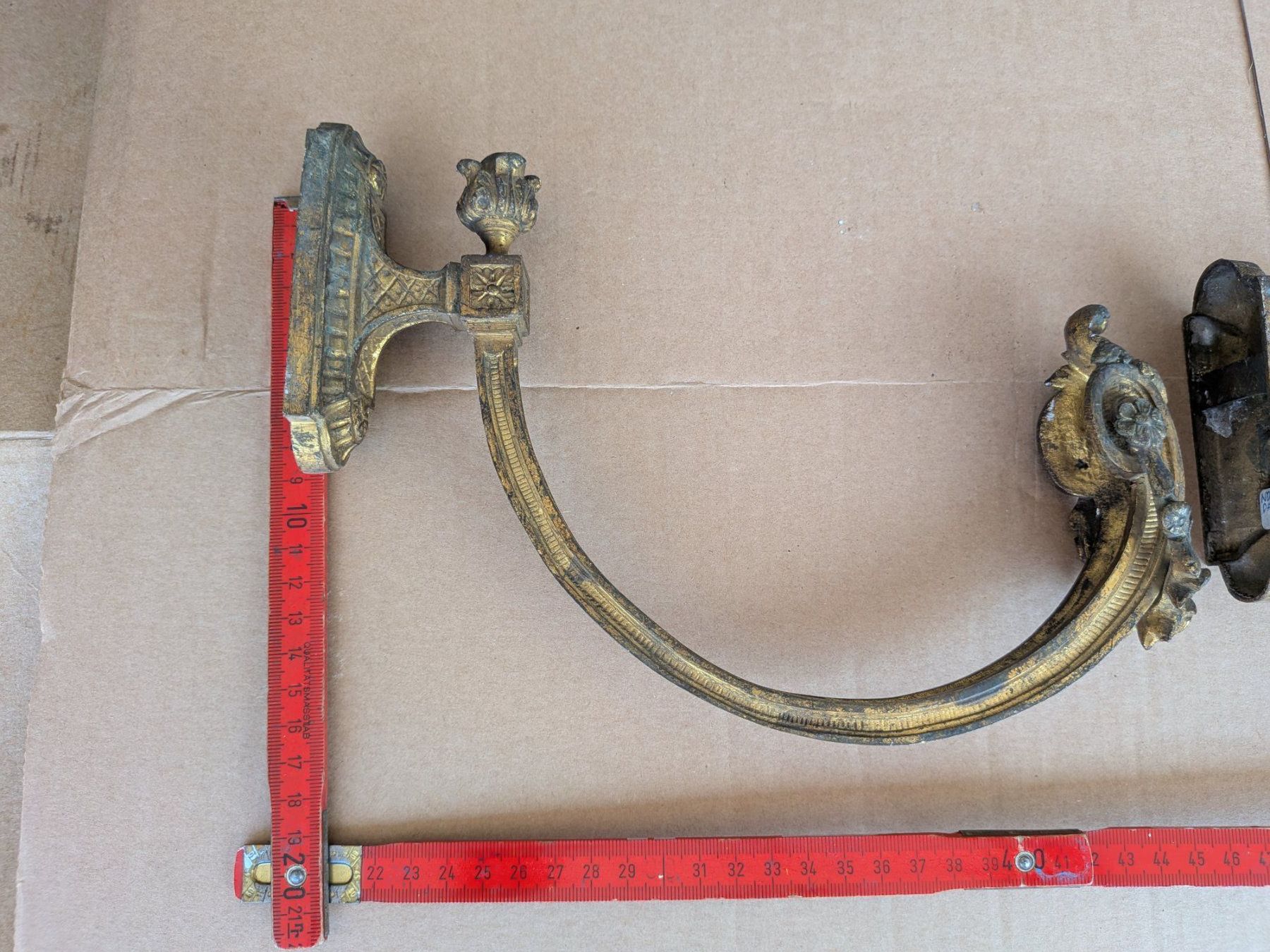 Sculture & Statue: 2 grosse antike Bronze Vorhangstangenhalter oder Raffhalter – Usato da Emmen venduto da Brockofsky 6