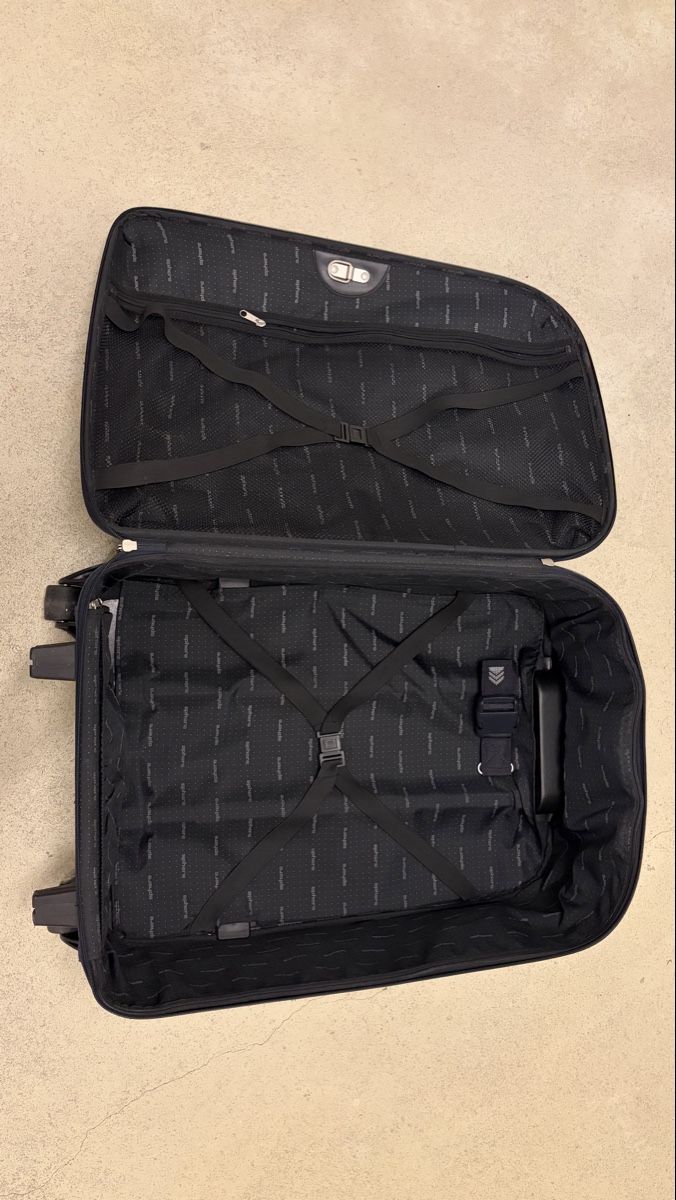 Valises de voyage: 2x Rollkoffer Sphere 62L – D'occasion à Niederlenz par chi_ie_007 4