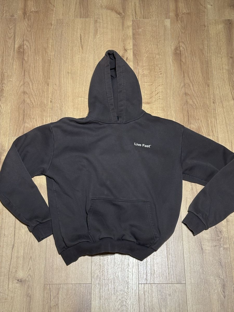 Live Fast Die Young Pullover & Sweatshirts: Live Fast Die Young Grauer Basic 360 Hoodie Grösse L – Gebraucht aus Aarau Rohr von braendlibeni 1