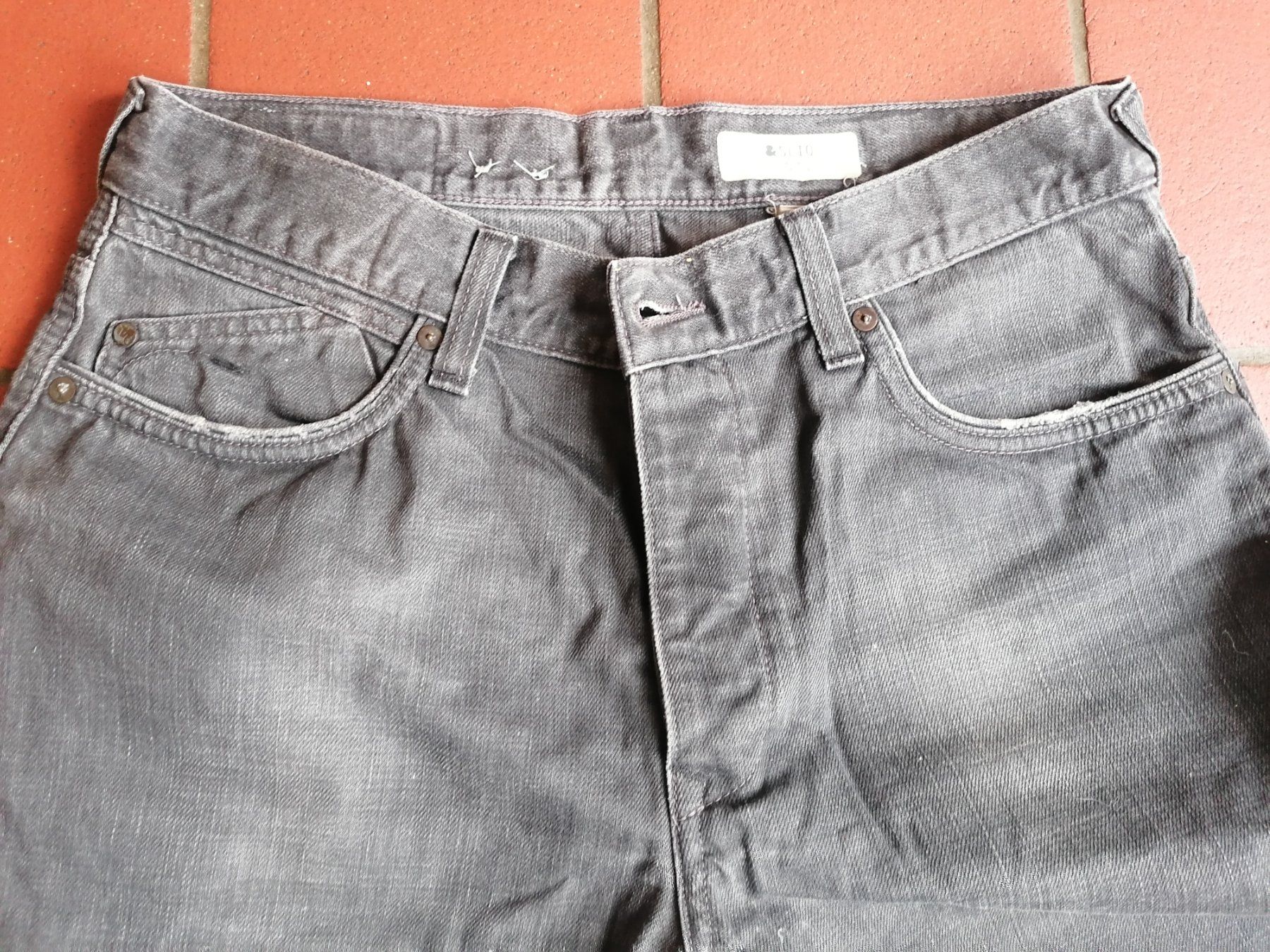 H&M Jeans: Jeans  Mann dunkelgrau – Usato da Bedigliora venduto da Dolcezza0 4
