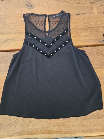 Schwarzes Tanktop mit süssen Details, Gr. M