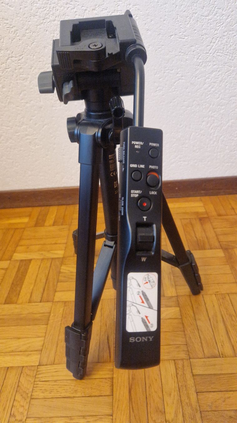 Foto & Immagini: Sony Tripod Black Used – Usato da Rüschlikon venduto da -J05u3- 3