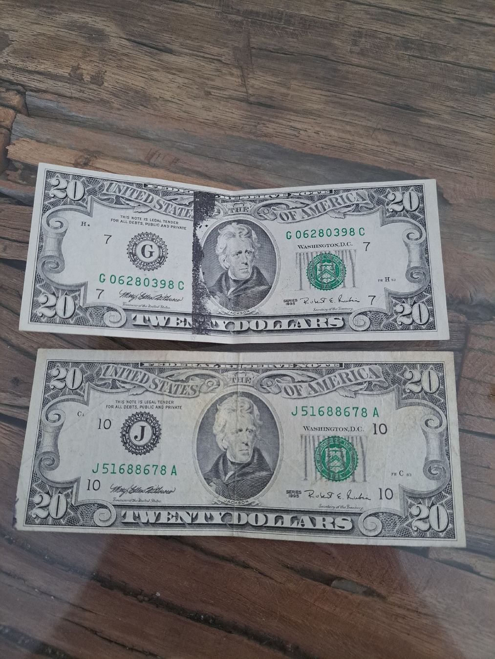 Banknoten: 2x 20 USD Banknoten 1995 – Gebraucht aus Düdingen von Ce68 1