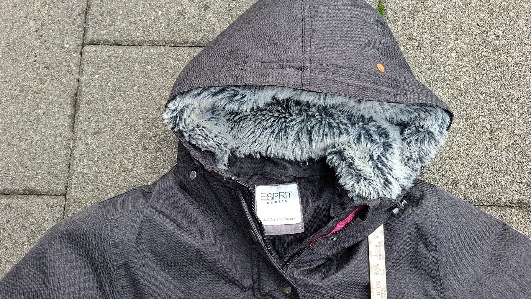 Mäntel: Wintermantel Esprit Grösse S – Gebraucht aus Küssnacht am Rigi von AutoVilla 6