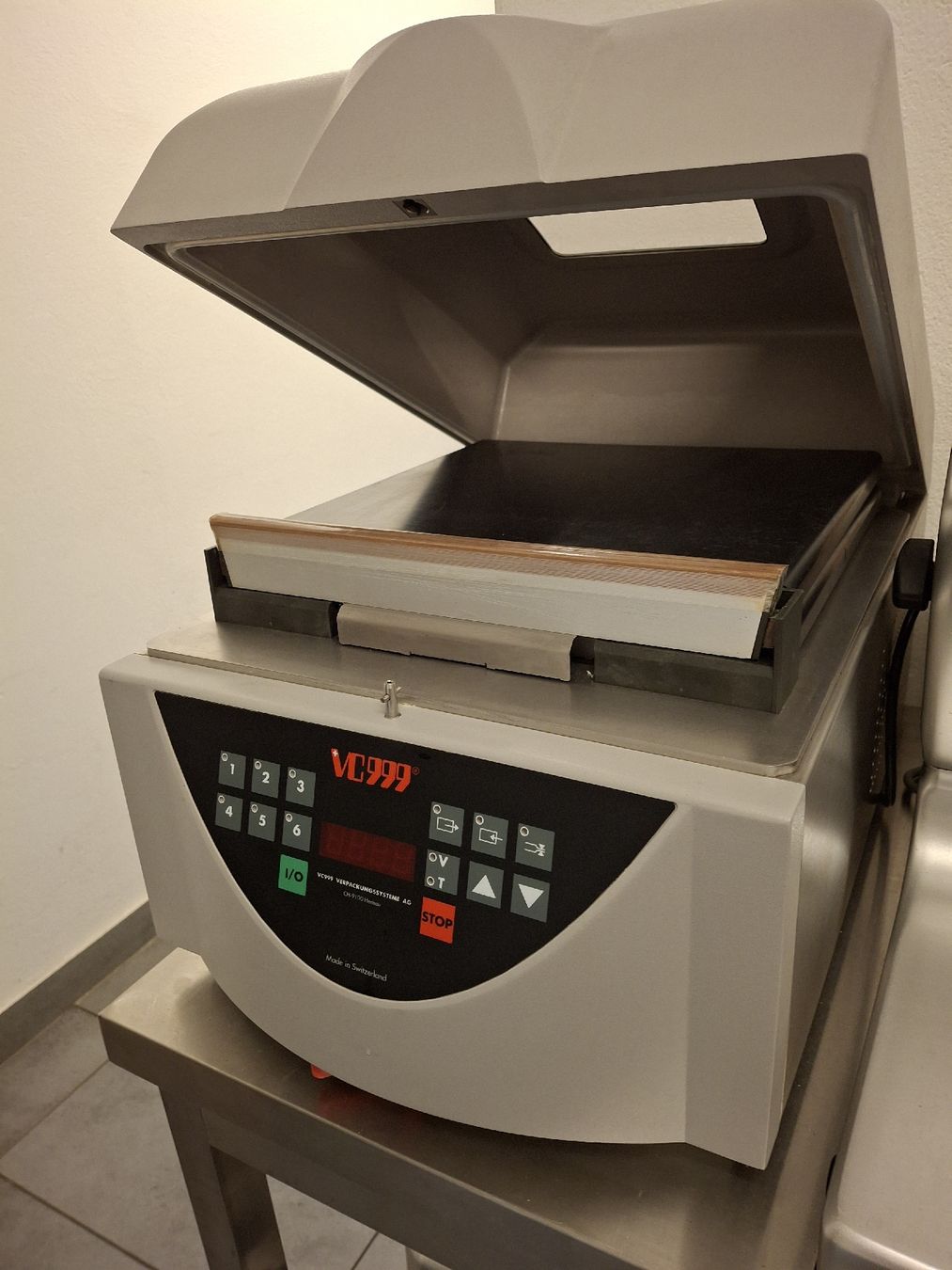 Elettrodomestici da cucina: Vacuum Maschine – Usato da Bern venduto da Sahlenweidli