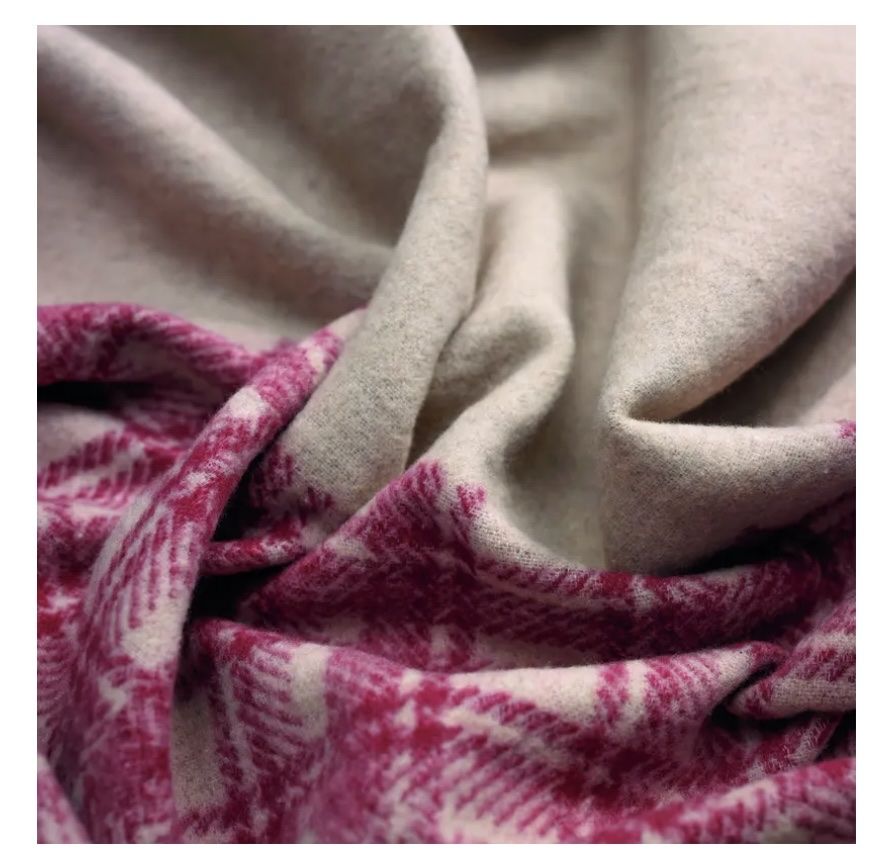 Coperte: Chalet-Chic Plaid Hirschlogo David Fussenegger – Usato da Wetzikon ZH venduto da mag_96fy 5