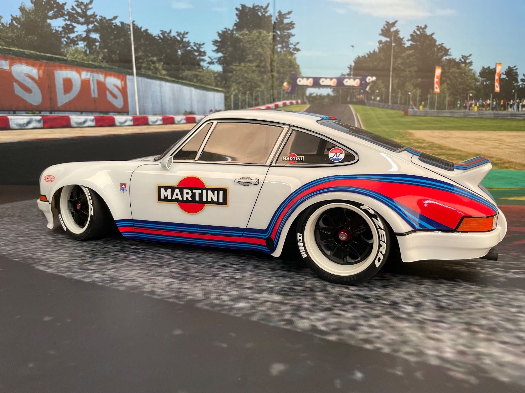 Tamiya Modellismo RC: Tamiya Porsche 911 RS Martini – Nuovo (secondo la descrizione) da Uznach venduto da nightcrawler 5