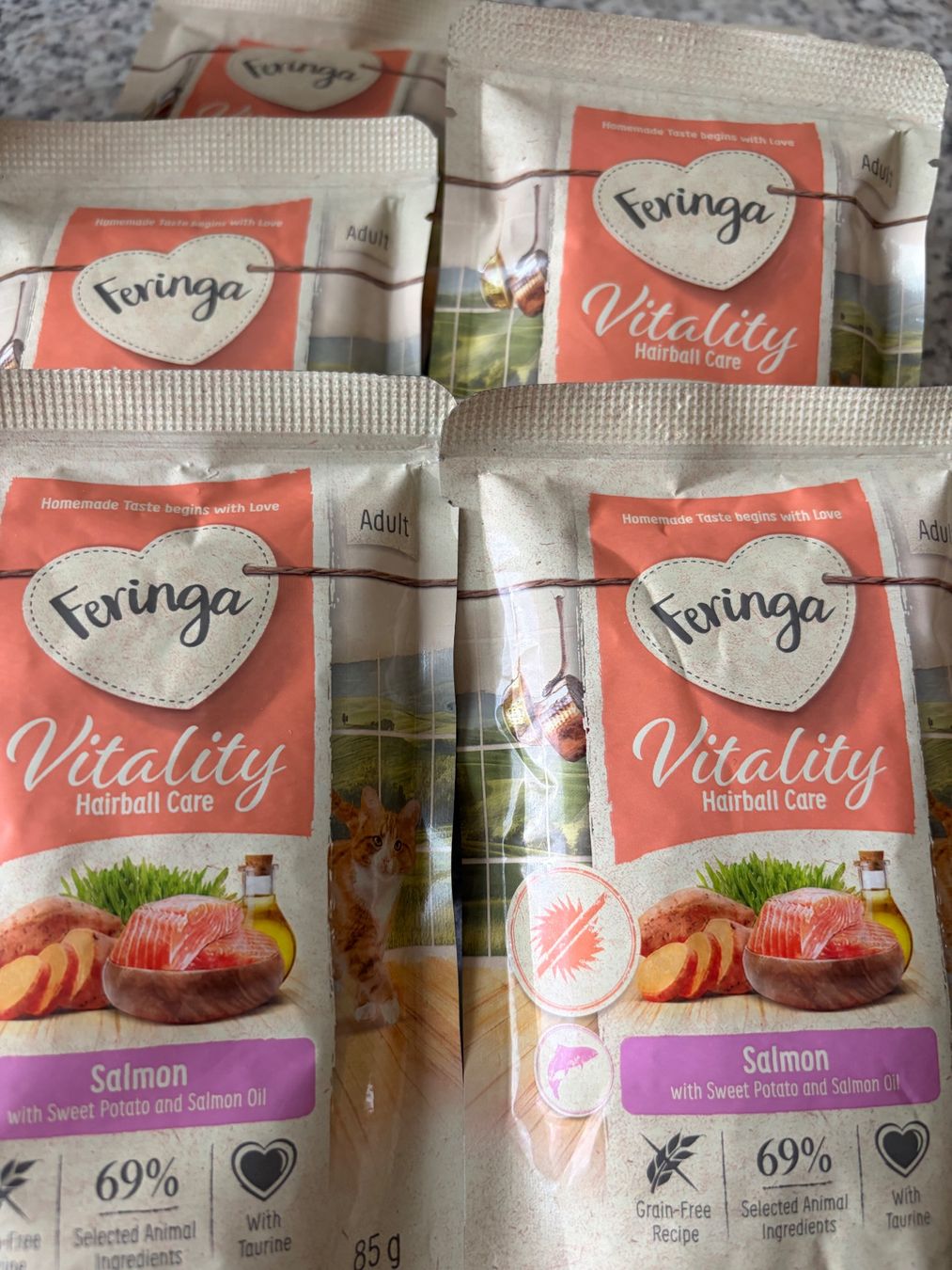 Futter: Kleines Katzenfutter Paket 21 Teile – Gebraucht aus zürich von sunnyredchilli 3