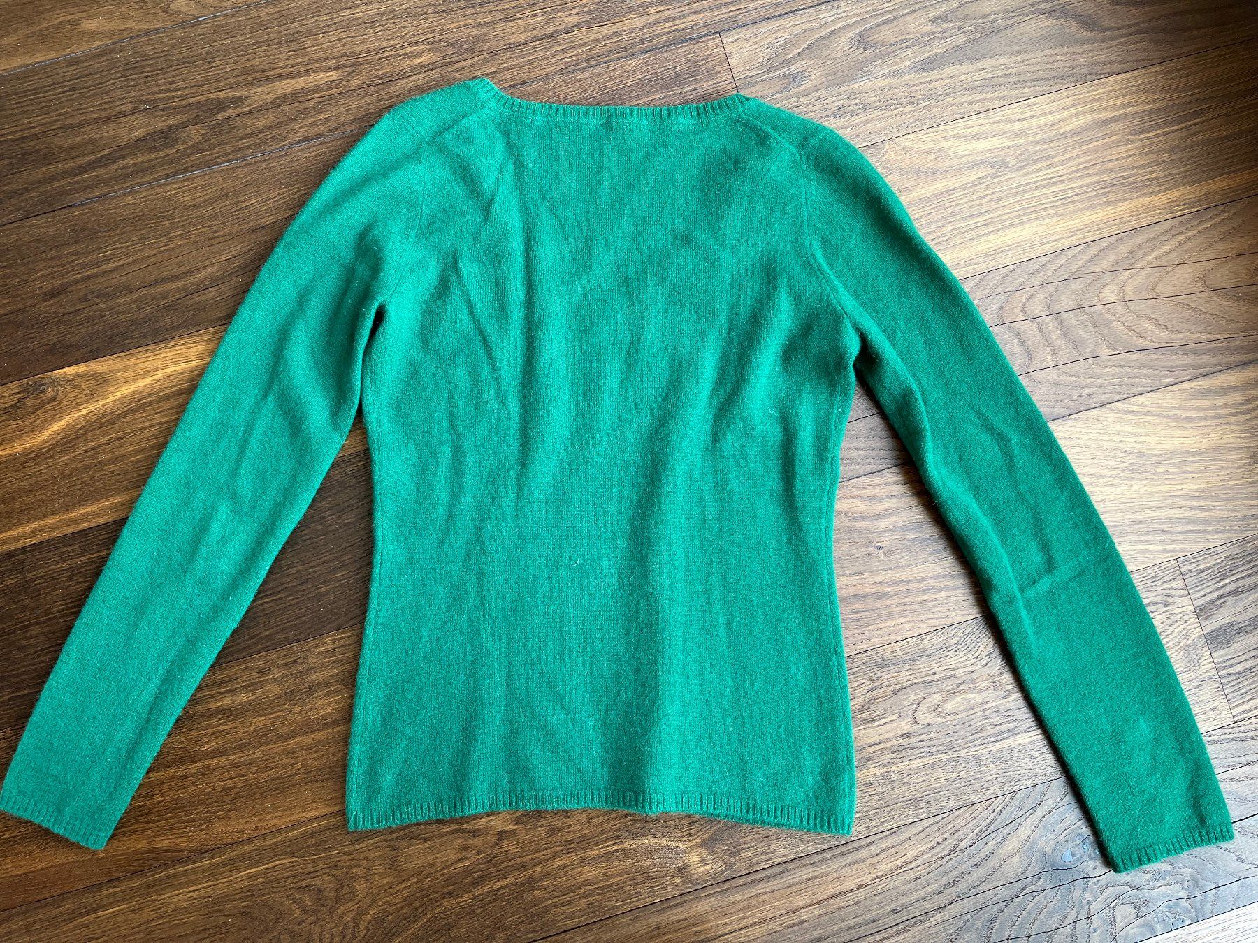 Maglioni & Felpe: Kaschmir Pullover V-Neck grün Gr. S – Usato da Affoltern am Albis venduto da Blackrhythm 3