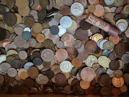 Grosse Sammlung mit 4.7 Kg. Münzen aus aller Welt