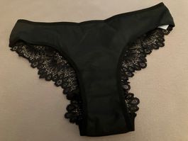 Schöner Spitzen Slip, herzförmige Ringschnalle, Gr. M, neu