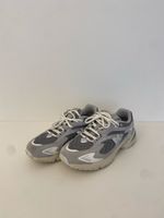New Balance 725 Sneaker Size 42
