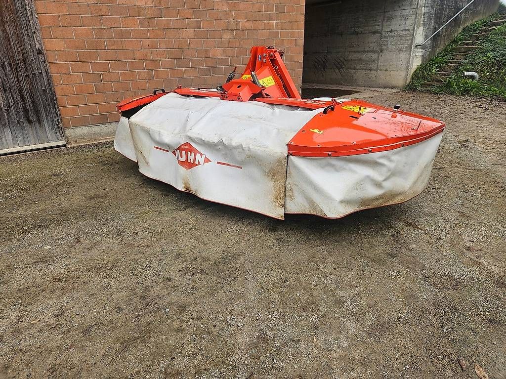 Tutte le macchine: Frontmähwerk Kuhn GMD2820F – Usato da Dietwil venduto da farmer00