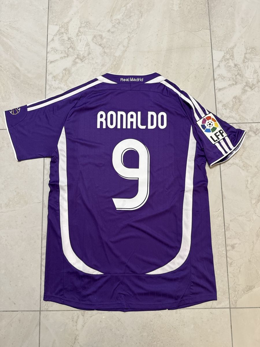Adidas Canottiere & Pantaloni: Real Madrid Ronaldo Trikot lila – Nuovo (secondo la descrizione) da Bronschhofen venduto da leo_99hp 1