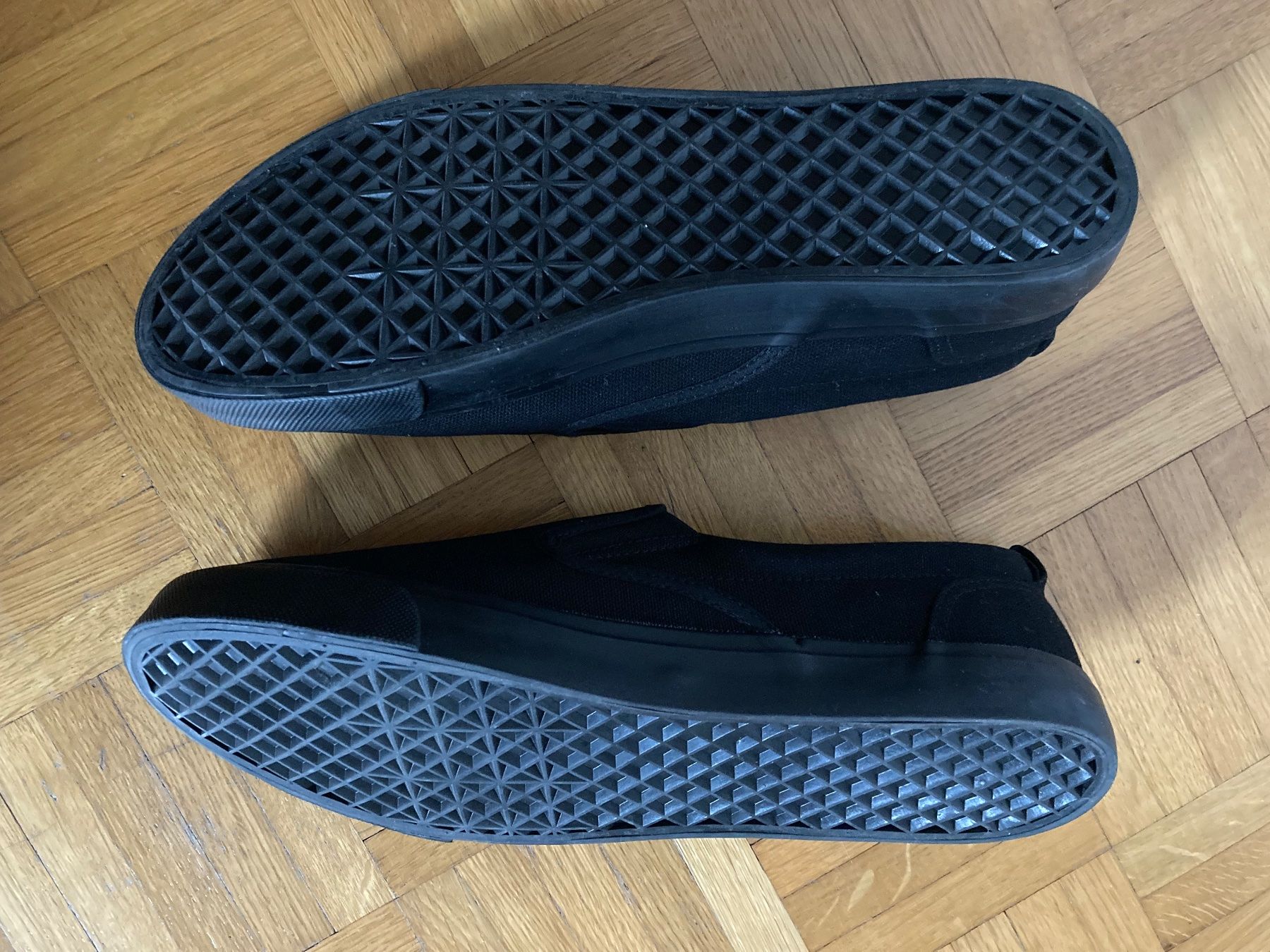 Scarpe da uomo: Slipper NEU Gr. 44 von Pier One – Nuovo e nell'imballaggio originale da St. Antoni venduto da Alikis 1
