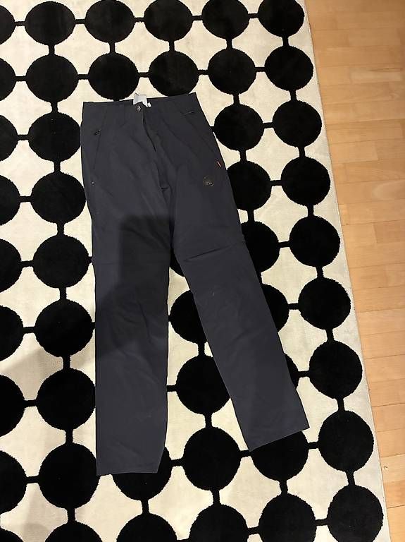 Pantaloni: Wanderhosen abnehmbar  – Usato da Hägglingen venduto da Ririmass 1